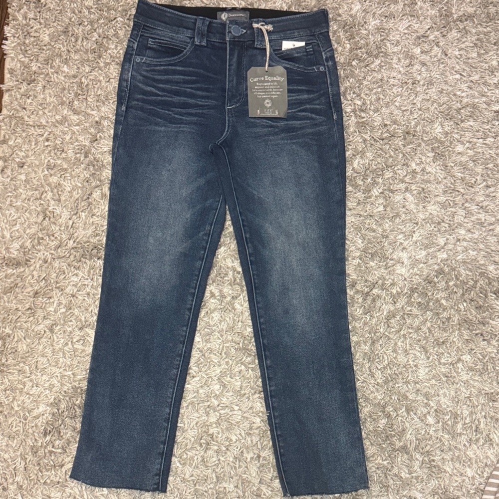 NWT Women’s Democracy Jeans Size: 8